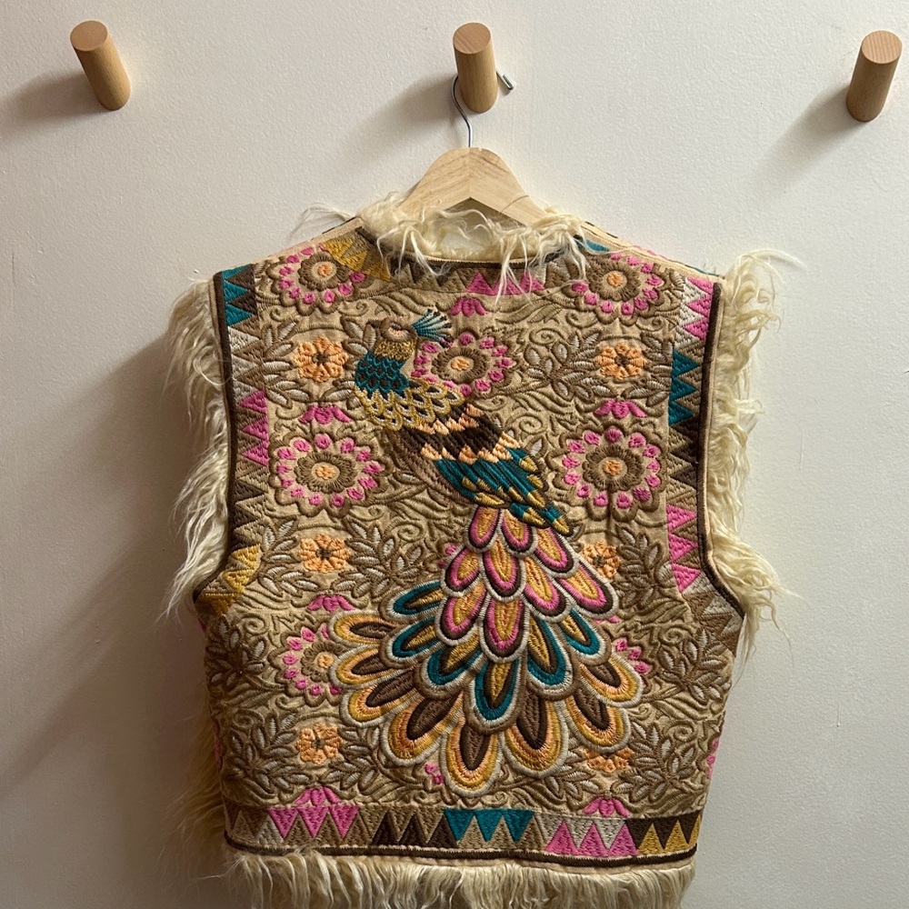 Spell Rue Vest - Picture 9 of 9